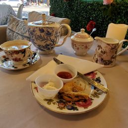 Scone & tea Scone & tea