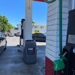 National Petroleum - Windshield cleaning stations