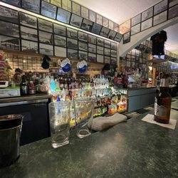 Pioneer Bar & Liquor Store