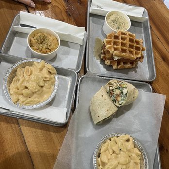 Se7enBites - minnie pearl, hail caesar, mac n cheese, hash brown casserole - Coffee & Tea Near Me - Orlando, Florida Se7enBites - minnie pearl, hail caesar, mac n cheese, hash brown casserole - Coffee & Tea Near Me - Orlando, Florida