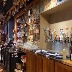 Smokin' Dave's BBQ - Full bar and 9 beers on tap
