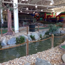 Hollywood Connections - A water hazard For the MiniGolf, lost two balls here lol