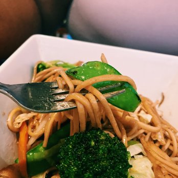 China Grill - Chicken Lo Mein - Chinese Near Me - Peoria, Arizona