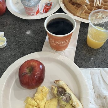 Quality Inn - Breakfast - Hotels Near Me - Kettleman City, California Quality Inn - Breakfast - Hotels Near Me - Kettleman City, California