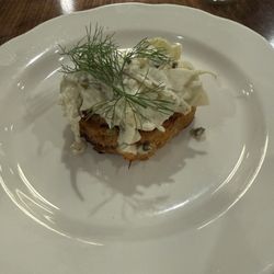 Victoria’s Restaurant - Crab cake