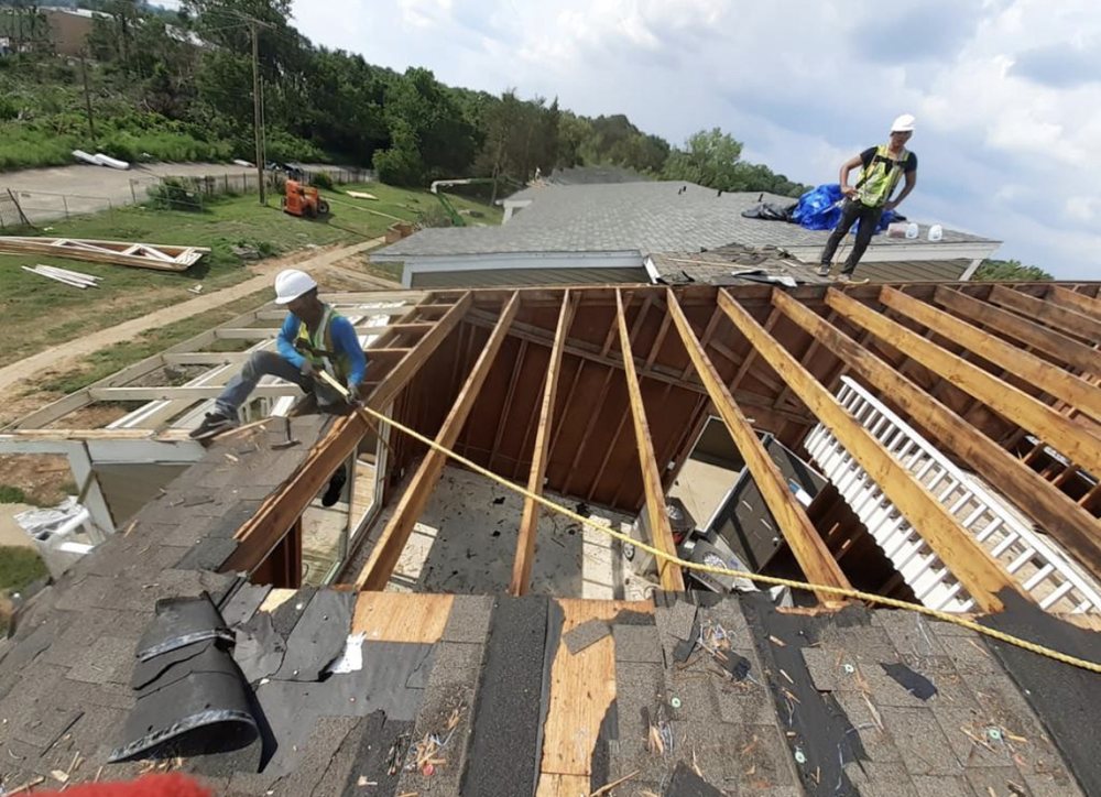 Slide of Verdes Contractors