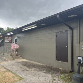 Cutts Restaurant - Exterior Side Entrance - Southern Near Me - Enterprise, Alabama