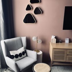 Kinn Guesthouse - Artsy decor
