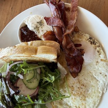 Bluegold - Eggs bacon salad - Breakfast & Brunch Near Me - Huntington Beach, California