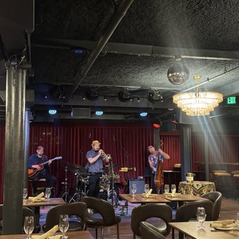 Lou's - Live jazz Saturday brunch - Tapas/Small Plates Near Me - Cambridge, Massachusetts Lou's - Live jazz Saturday brunch - Tapas/Small Plates Near Me - Cambridge, Massachusetts
