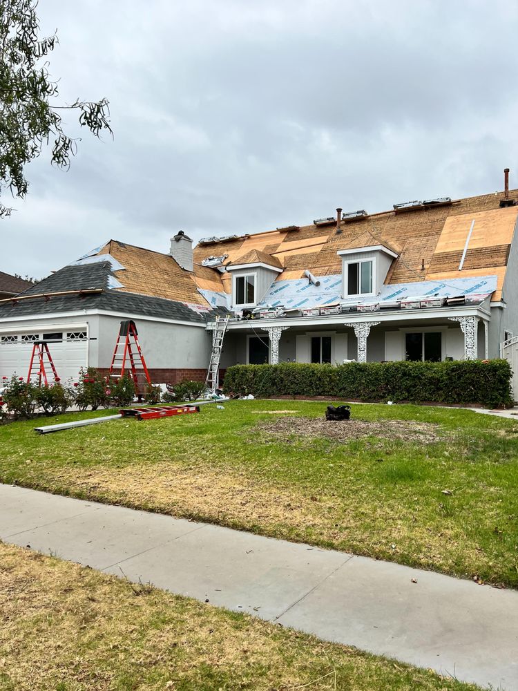 Slide of Lazaros Roofing