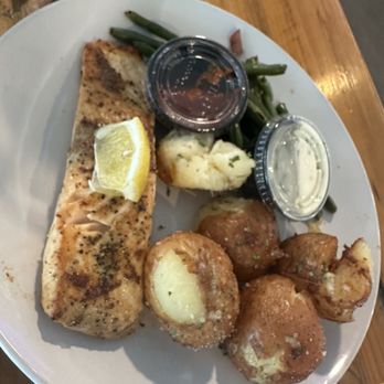 The Cove - Salmon - American Near Me - Mount Vernon, Texas The Cove - Salmon - American Near Me - Mount Vernon, Texas