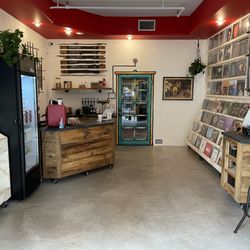 Endless Noise - Endless Noise Coffee + Vinyl
See a Record? Play a Record.