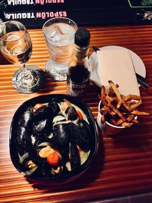 Rocket To Venus by null