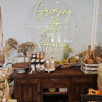Fig & Ginger - 11-7-24. Decor - Breakfast & Brunch Near Me - Honolulu, Hawaii