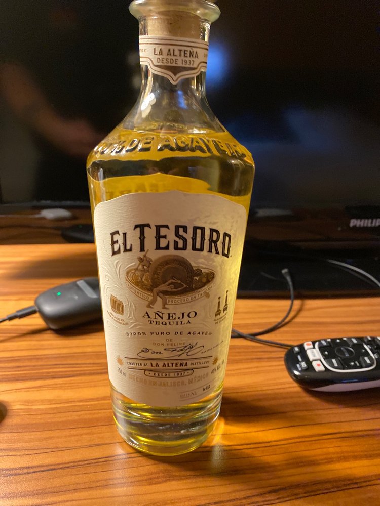 LIQUOR STORES Updated September 2024 160 Blue Lakes Blvd N, Twin