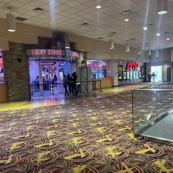 AMC River East 21 - Cinema Near Me - Chicago, Illinois
