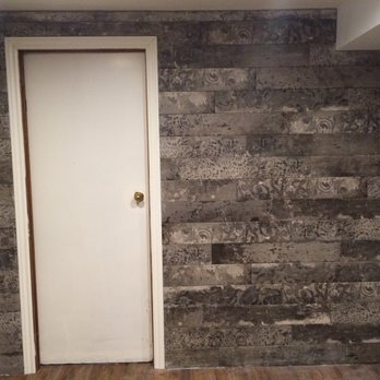 Bryston Flooring & Design - a room with a door - Flooring Near Me - Oshawa, Ontario Bryston Flooring & Design - a room with a door - Flooring Near Me - Oshawa, Ontario