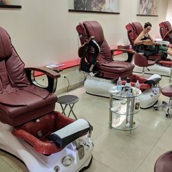 French Beauty - Pedicure stations