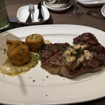 Granger's - Steak & Crabcakes - Seafood Near Me - Houston, Texas