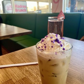 Madres Brunch - Lavender latte and cranberry mimosa - Breakfast & Brunch Near Me - Placentia, California