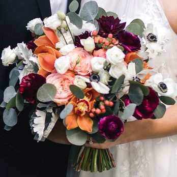 Flores Mantilla - Bridal bouquet, October 2021 - Florists Near Me - Marblehead, Massachusetts Flores Mantilla - Bridal bouquet, October 2021 - Florists Near Me - Marblehead, Massachusetts