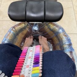 Charming Nailbar - Waiting for the lady to come