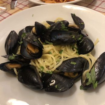 Taverna del Seminario - Spaghetti with mussels - Roman Near Me - Rome, RM Taverna del Seminario - Spaghetti with mussels - Roman Near Me - Rome, RM