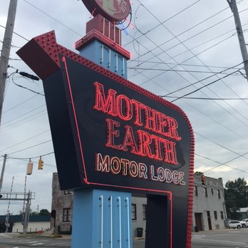 Mother Earth Motor Lodge - Hotels Near Me - Kinston, North Carolina