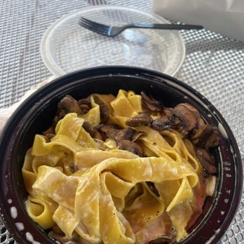 Call Me Pasta - Call Me Alfredo to go with mushrooms - Pasta Shops Near Me - New York, New York Call Me Pasta - Call Me Alfredo to go with mushrooms - Pasta Shops Near Me - New York, New York