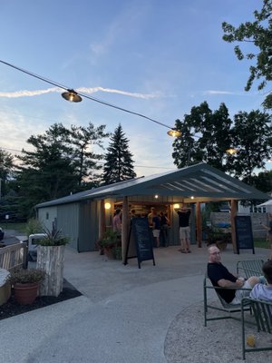 Hillgarten Beer & Wine Garden by null