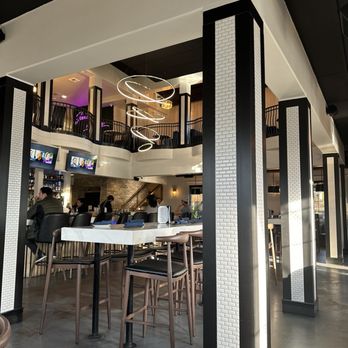 Junior Restaurant - Beautiful Interior - Lounges Near Me - Roseville, California Junior Restaurant - Beautiful Interior - Lounges Near Me - Roseville, California