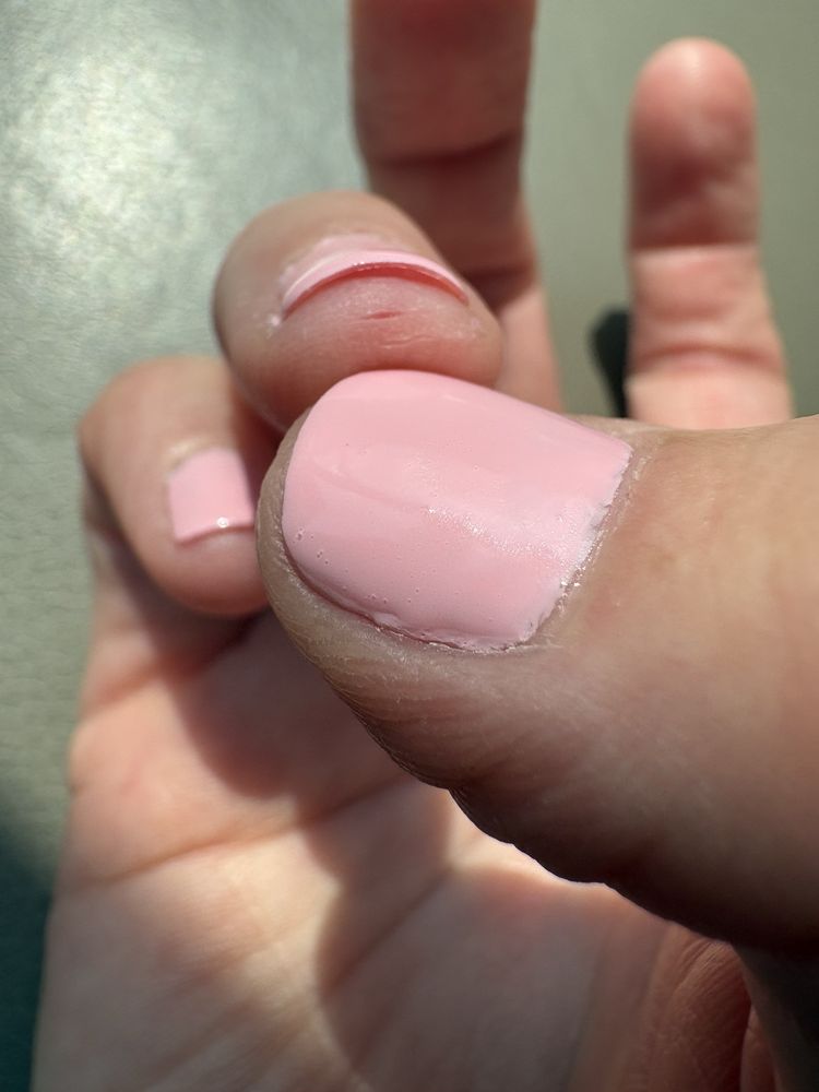 Pretty Nails Logo