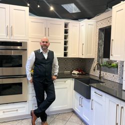 AMG Proline - Abdullah Ghabayen - Interior Designer #AmgProlineInc #AbdullahGhbayen #showerdoors  #Interiordesign #kitchen #bath #remodeling