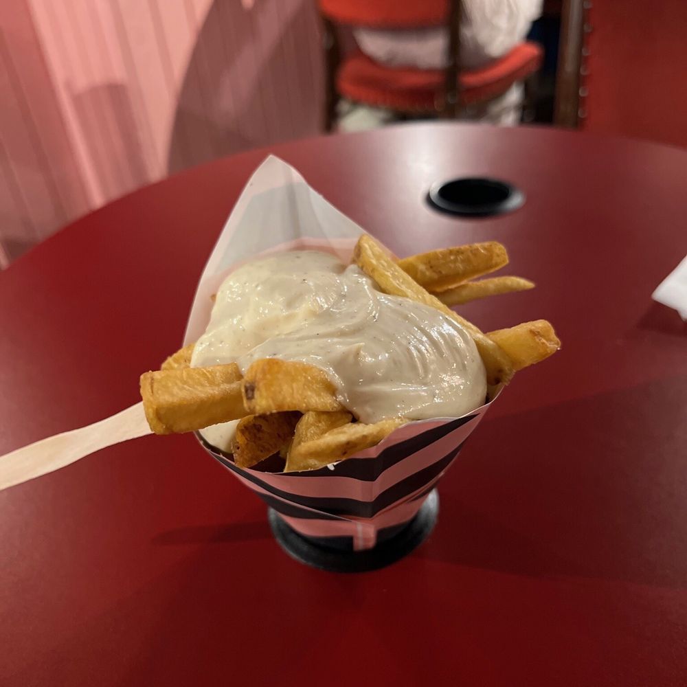Ter Marsch & Co - Fries with garlic mayo - Burgers Near Me - Amsterdam, New Hampshire Ter Marsch & Co - Fries with garlic mayo - Burgers Near Me - Amsterdam, New Hampshire