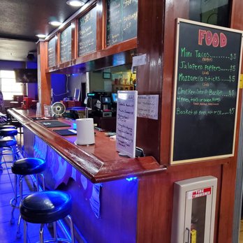 Diamond Palace - a view of a bar with stools - Karaoke Near Me - Forest Grove, Oregon