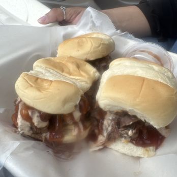 Swaggers Down Home BBQ - Brisket sliders - Food Trucks Near Me - Puyallup, Washington Swaggers Down Home BBQ - Brisket sliders - Food Trucks Near Me - Puyallup, Washington