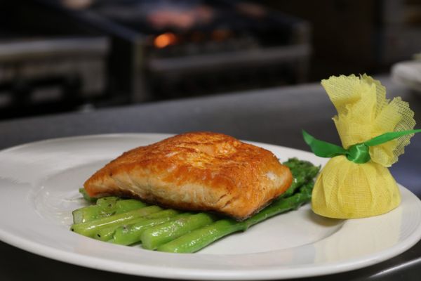 THE WONDER BAR STEAKHOUSE by null