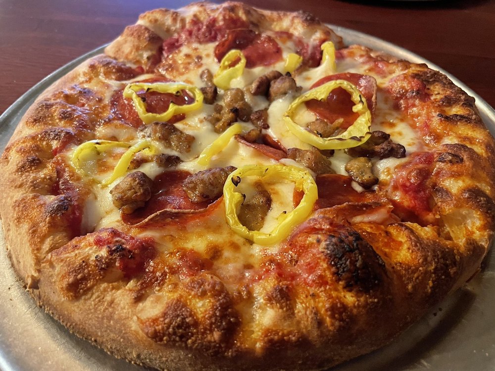 STEAM ENGINE PIZZA PUB Updated July 2024 19 Photos & 14 Reviews