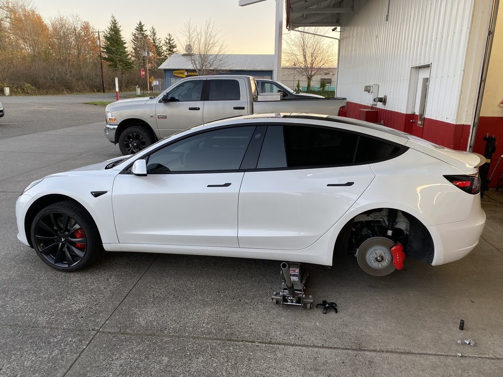 LES SCHWAB TIRE CENTER Updated June 2024 18 Reviews 3805 Irongate