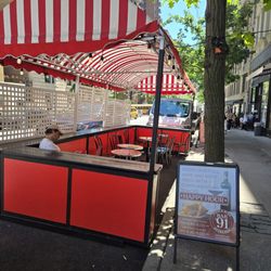 Eli's Essentials and Wine Bar