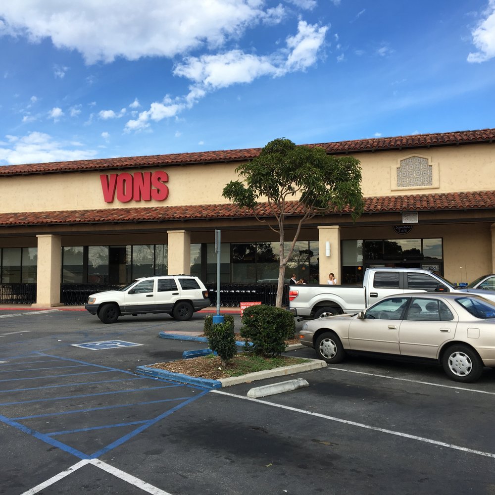 Vons - Storefront / Exterior - Grocery Near Me - Ventura, California Vons - Storefront / Exterior - Grocery Near Me - Ventura, California
