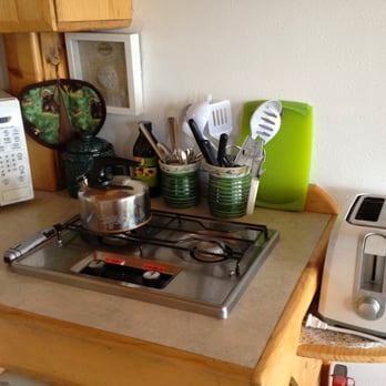 Angels Rest On Resurrection Bay LLC - Gatehouse cabin kitchenette - Guest Houses Near Me - Seward, Alaska
