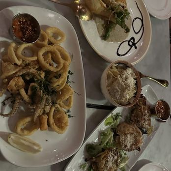 Roman Wolves - Antipasti: misto fritto, carciofini alla guidea, fiori di zucca - Italian Near Me - San Diego, California Roman Wolves - Antipasti: misto fritto, carciofini alla guidea, fiori di zucca - Italian Near Me - San Diego, California