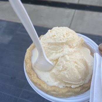 Edolyn's Pies - Lemon blueberry chess pie with vanilla ice cream. - Desserts Near Me Edolyn's Pies - Lemon blueberry chess pie with vanilla ice cream. - Desserts Near Me