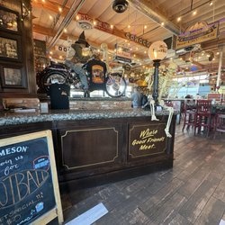 Heroes Restaurant & Brewhouse - Eastvale - Entrance