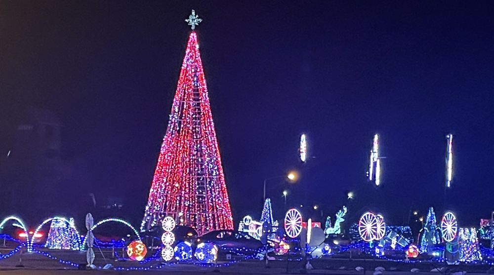 CHRISTMAS IN COLOR Updated September 2024 45 Photos & 31 Reviews