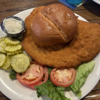 LPL's Restaurant & Pub - American Near Me - Council Bluffs, Iowa LPL's Restaurant & Pub - American Near Me - Council Bluffs, Iowa