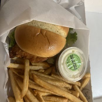 Slim Chickens - Crispy Chicken Sandwich Meal - Chicken Wings Near Me - Henderson, Nevada