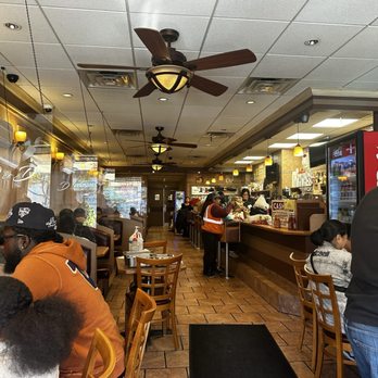 D&D Coffee Shop - Dining area - Breakfast & Brunch Near Me - Brooklyn, New York